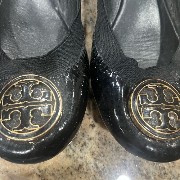 Tory Burch Patent Leather Caroline Ballet Flats, sz 7.5 - Picture 2 of 5